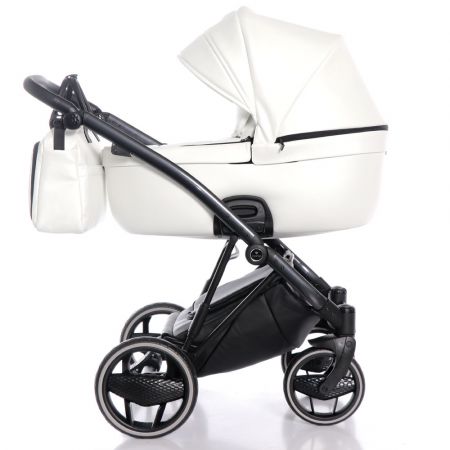 Kočárek Invictus 2.0 ECO 04 Metalic White