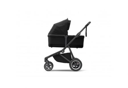 THULE SLEEK MIDNIGHT BLACK ON BLACK S KORBIČKOU městský kočárek
