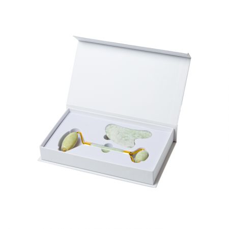 beUnik Masážní sada Face roller a Gua sha milk jade