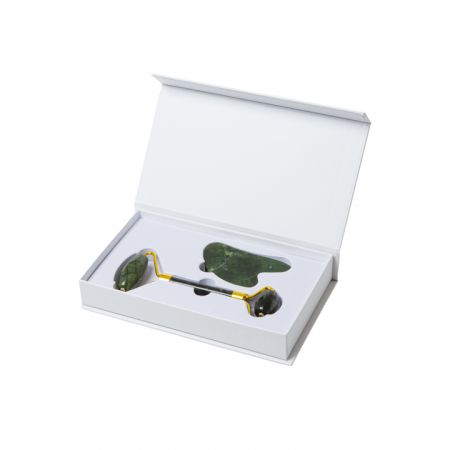 beUnik Masážní sada Face roller a Gua sha jade