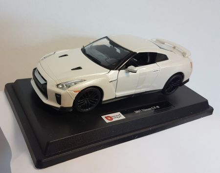 BBURAGO - Nissan GTR 2017 1:24 White